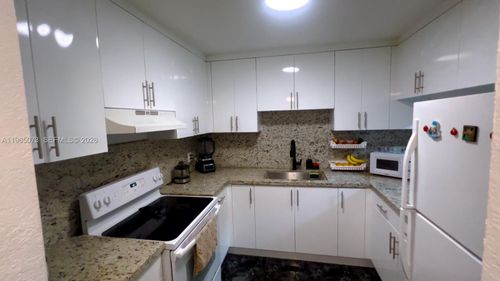 apt-d207-1900 W 68th St, Hialeah, FL, 33014-4499 | Card Image