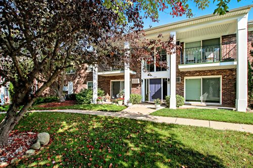 unit-e-108 Evelyn Ln, Lake Geneva, WI, 53147-1952 | Card Image