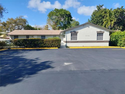 apt-4-2319 Johnson St, Hollywood, FL, 33020-2018 | Card Image