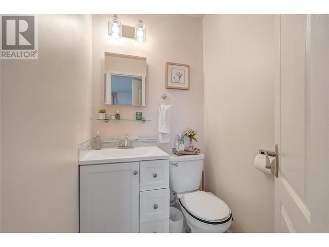 12018 Trayler Pl, House other with 3 bedrooms, 2 bathrooms and 1 parking in Summerland BC | Image 13