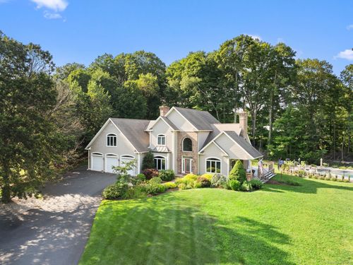 37 Pondview Dr, Manchester, CT, 06040-7127 | Card Image