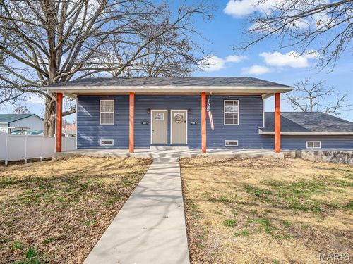 823 E Market Street, Red Bud, IL, 62278 | Card Image