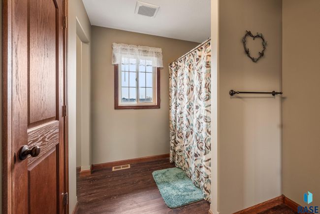 100 Oak Ave, House other with 6 bedrooms, 4 bathrooms and null parking in Crooks SD | Image 29