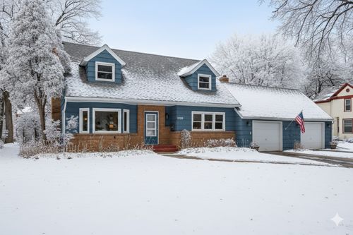 1120 Broadway N, Fargo, ND, 58102-2635 | Card Image