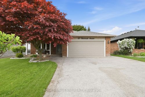 27 Woodrush Avenue, Welland, ON, L3C6S6 | Card Image