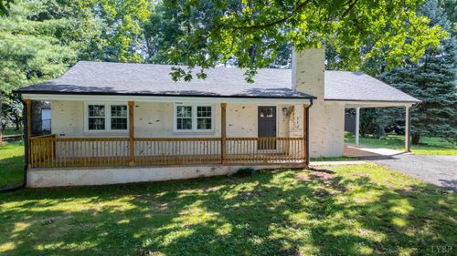 112 Forest Dale Dr, Forest, VA, 24551-2612 | Card Image
