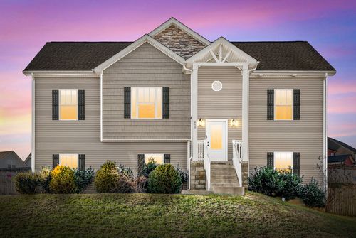 450 Woodtrace Dr, Clarksville, TN, 37042-6124 | Card Image