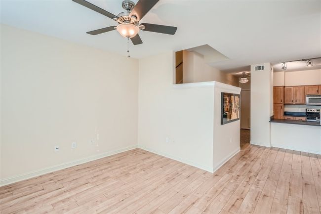 APT-1404 - 1201 Grove Blvd, Condo with 2 bedrooms, 3 bathrooms and 2 parking in Austin TX | Image 14