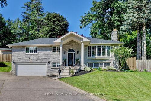 3281 Flanagan Cres, Mississauga, ON, L5C2M7 | Card Image