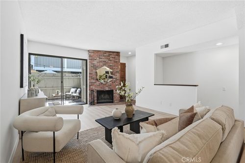5-11656 Nebraska Ave, Los Angeles, CA, 90025-5328 | Card Image