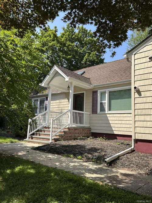 337 Deer Park Rd, Dix Hills, NY, 11746-5203 | Card Image