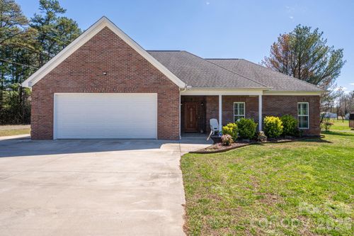 140 Huffstetler Lake Rd, Dallas, NC, 28034-7729 | Card Image