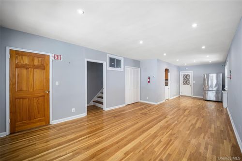 4225 Wilder Ave, Bronx, NY, 10466-2133 | Card Image