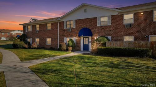 28-a-460 Old Town Road, Brookhaven, NY, 11766 | Card Image