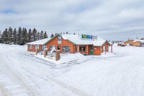 904 N Railroad St, Eagle River, WI, 54521-8821 | Card Image