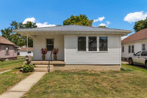 237 E State St, Paxton, IL, 60957-1322 | Card Image