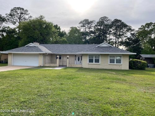 6405 Shore Dr, Ocean Springs, MS, 39564-2580 | Card Image