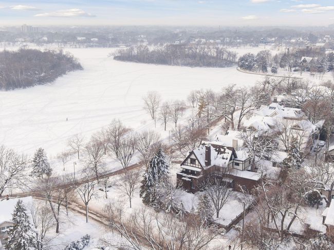2667 E Lake Of The Isles Pkwy, House other with 4 bedrooms, 4 bathrooms and null parking in Minneapolis MN | Image 8