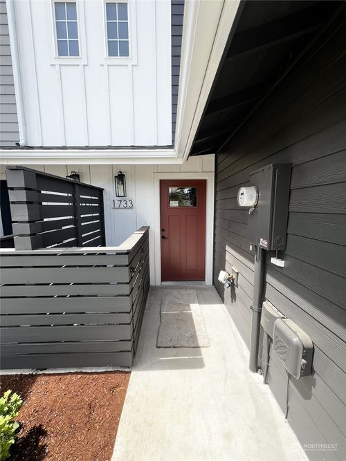 1733 Sunup Loop, Bellingham, WA, 98226-8289 | Card Image