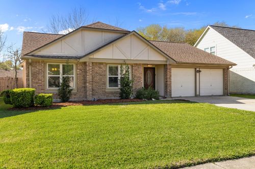 2785 Pinewood Dr, League City, TX, 77573-4312 | Card Image