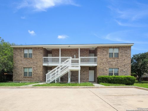 apt-2-530 Dukeway, Universal City, TX, 78148-3755 | Card Image