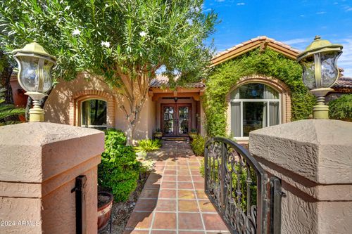 8434 E Charter Oak Dr, Scottsdale, AZ, 85260-5315 | Card Image