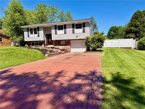 302 Sun Valley Dr, Cranberry Twp, PA, 16066-4948 | Card Image