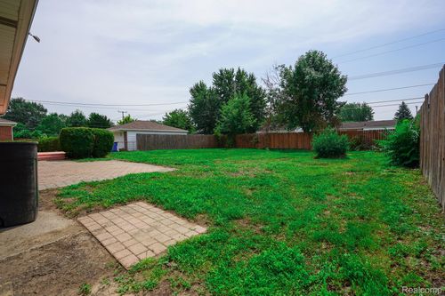 14670 Shirley Ave, Warren, MI, 48089-1506 | Card Image