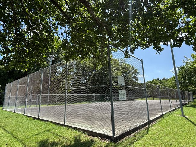 Community tennis court across the street | Image 36