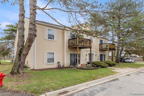 apt-e-910 Chestnut Hill Dr, Auburn Hills, MI, 48326-3666 | Card Image