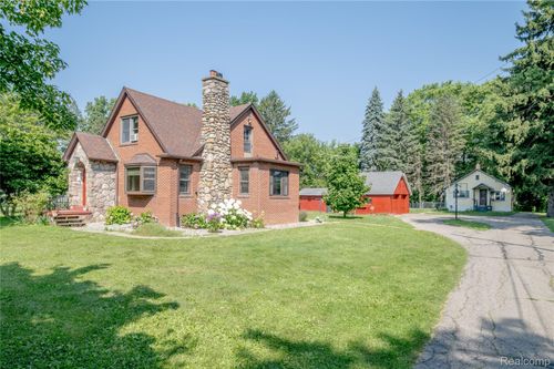 5384 Silverton Dr, Grand Blanc, MI, 48439-4348 | Card Image