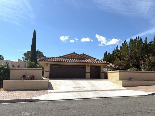 14695 Greenbriar Dr, Helendale, CA, 92342-7783 | Card Image