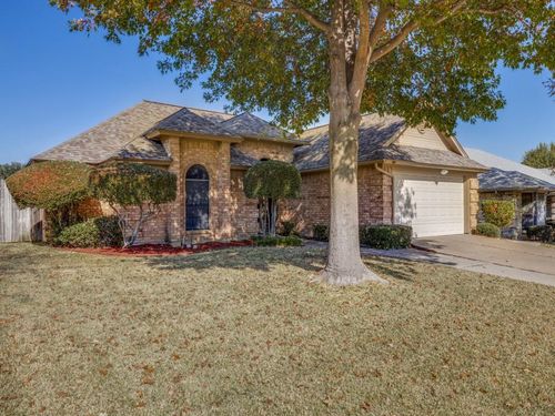 1511 Lincoln Drive, Mansfield, TX, 76063 | Card Image