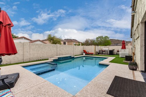 6608 W Saguaro Park Ln, Glendale, AZ, 85310-2779 | Card Image