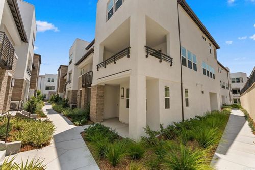 2720 Everly Dr, San Diego, CA, 92108-2664 | Card Image