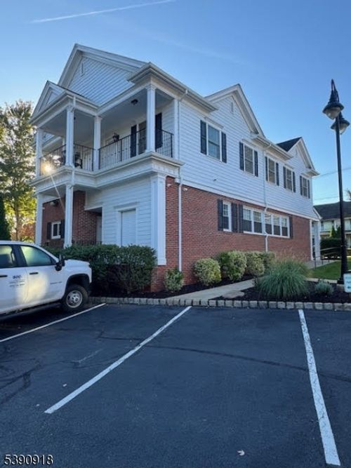 110 Main Rd, Montville, NJ, 07045-9215 | Card Image