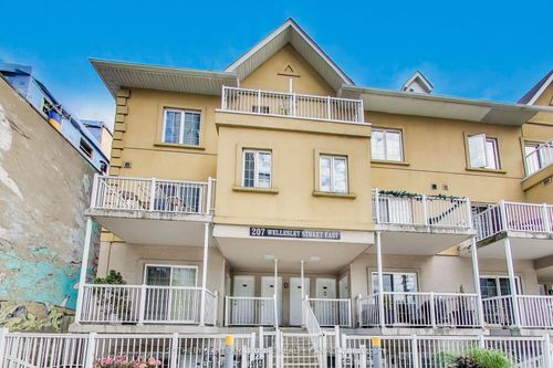 207-207 Wellesley St E, Toronto, ON, M4X1G1 | Card Image