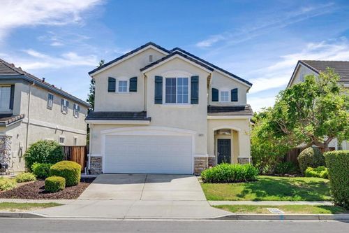 36075 Crystal Springs Dr, Newark, CA, 94560 | Card Image
