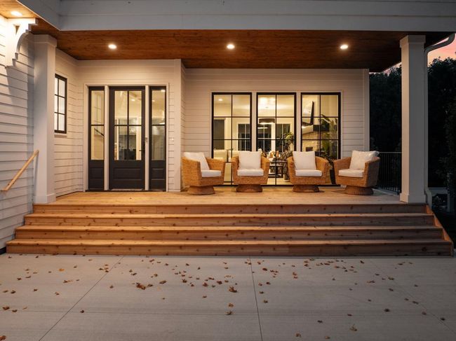 20395 Park Pl, House other with 5 bedrooms, 5 bathrooms and null parking in Excelsior MN | Image 5