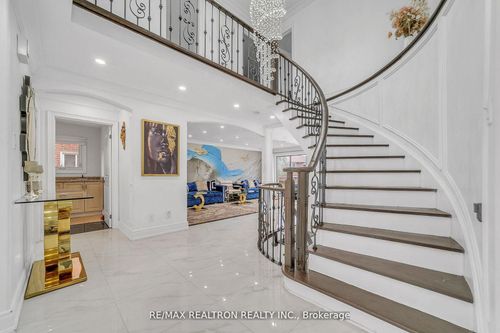 22 Butlers Crt, Brampton, ON, L6Y3T7 | Card Image