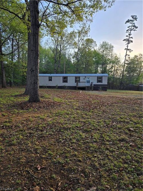 166 Veterans Ave, Lexington, NC, 27292-8238 | Card Image