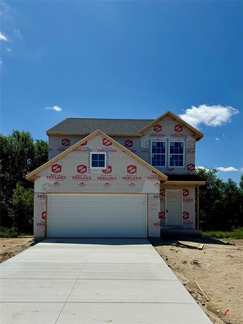 8157 Moonlight Creek Ln, Fowlerville, MI, 48836-8819 | Card Image