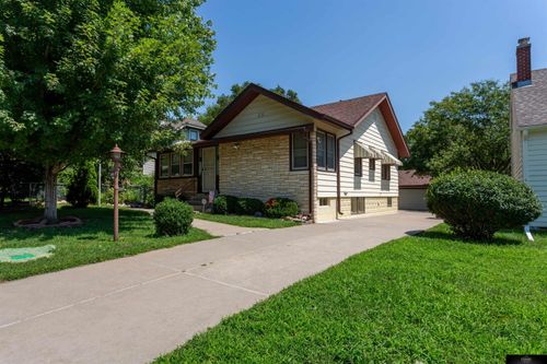 2031 N 49th St, Omaha, NE, 68104-5053 | Card Image