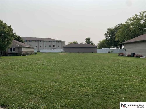 717 Nicholas Cir, York, NE, 68467-4803 | Card Image