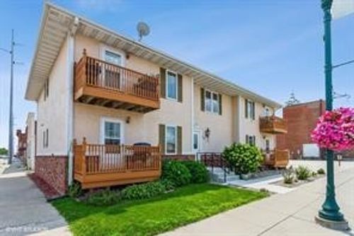 apt-1-6-122 E Jefferson St, Winterset, IA, 50273-1563 | Card Image