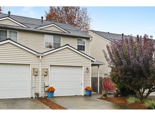 4909 Ne Holman St, Portland, OR, 97218-1856 | Card Image