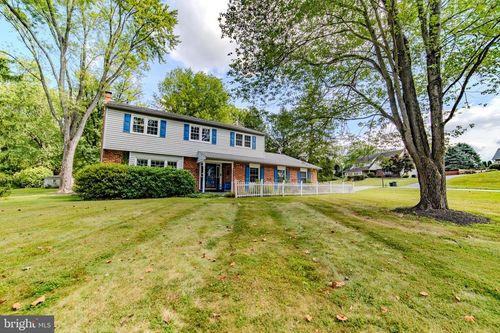 1527 Anne Dr, WEST CHESTER, PA, 19380-6318 | Card Image