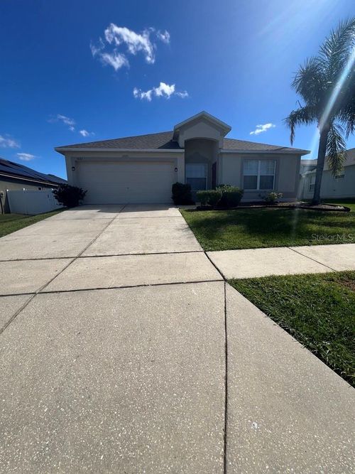7632 Merchantville Cir, ZEPHYRHILLS, FL, 33540-2067 | Card Image
