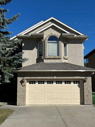 1429 Strathcona Dr Sw, House detached with 4 bedrooms, 3 bathrooms and 2 parking in Calgary AB | Image 1