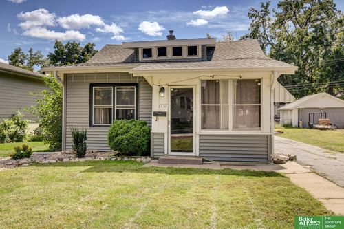 7757 Oakwood St, Ralston, NE, 68127-3827 | Card Image